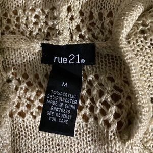 2 Sweaters Rue 21